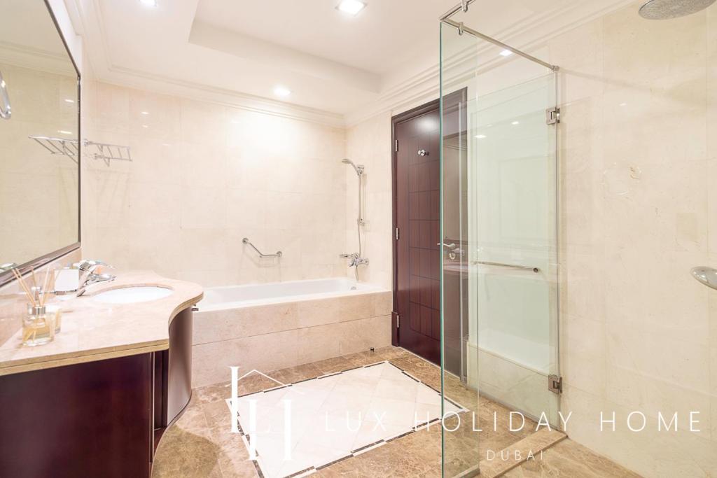 Lux The Grandeur Palm Garden View Apartment *