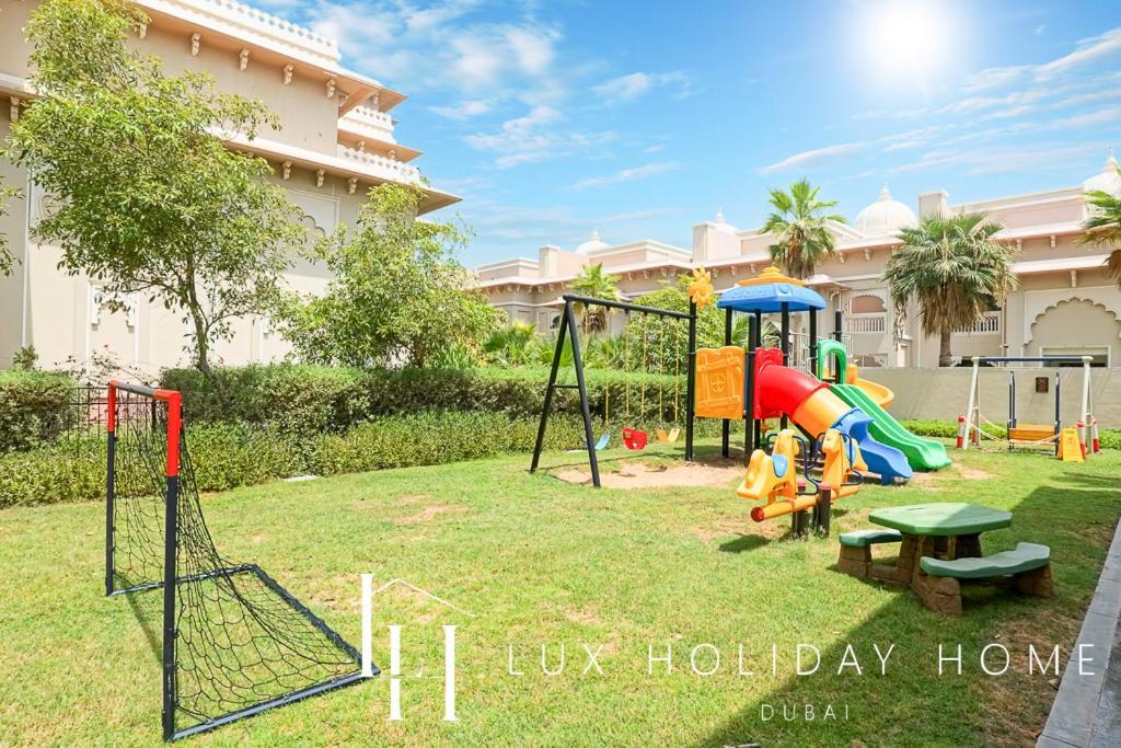 Lux The Grandeur Palm Garden View
