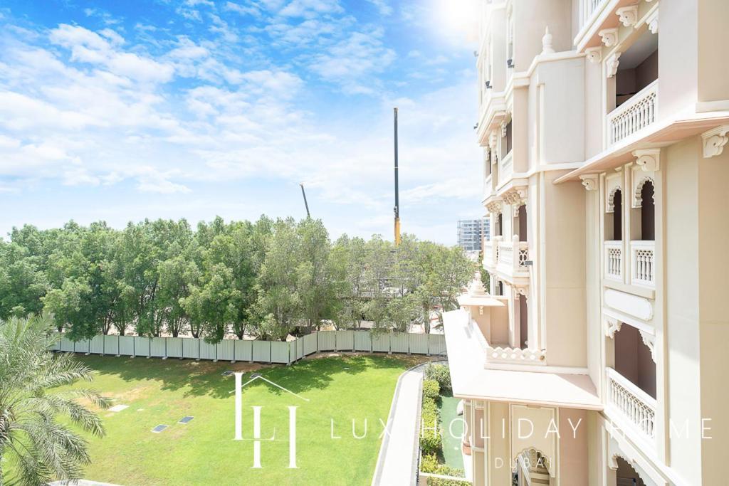 Lux The Grandeur Palm Garden View Apartment Dubai