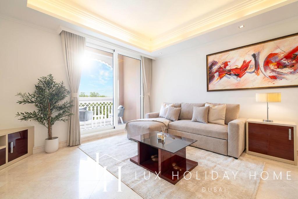 Lux The Grandeur Palm Garden View